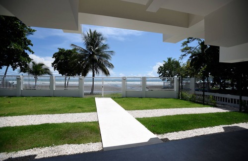 Cerro Plano Haus | Brandneues Luxus-Partyhaus am Strand mit 13 BR!