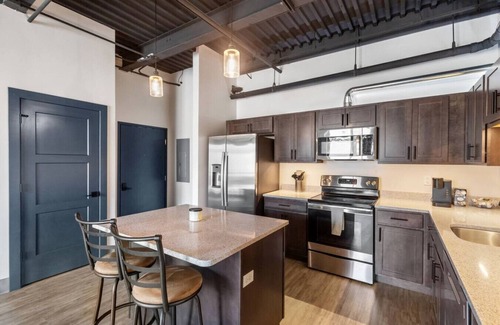 Stuart Wohnung | Luxury 1br Condo Downtown with Balcony - 201