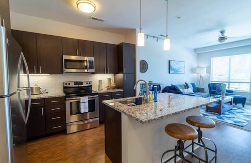 Grandview Heights Haus | Luxury 2-Bed in Grandview