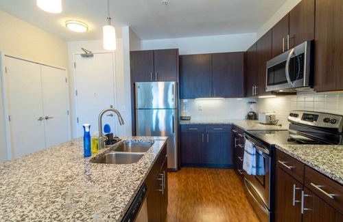 Grandview Heights Haus | Luxury 2-Bed in Grandview