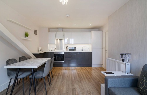 Havering Wohnung | Luxury 2 bedroom apartment 5min from station