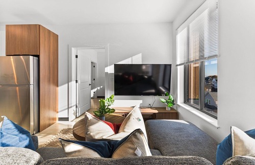 Everett Wohnung | Luxury 2bd/2ba near Boston 9103