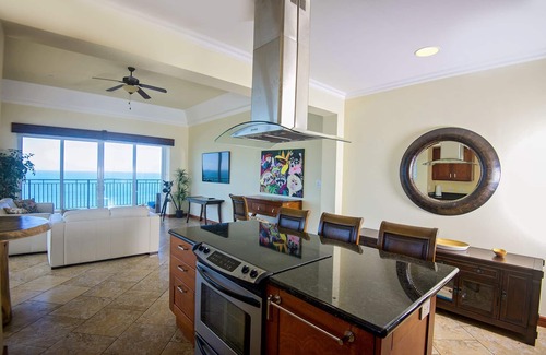 Cerro Plano Eigentumswohnung | Luxury 3 Bedroom/3.5 Bath Condo overlooking Jaco Beach.