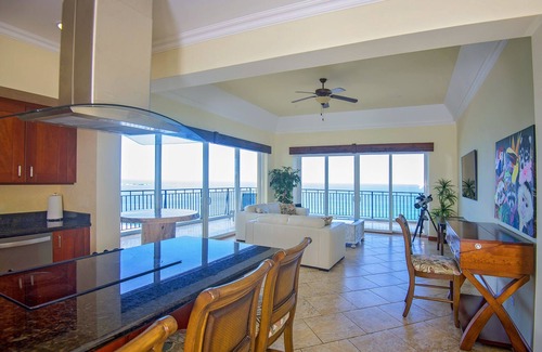 Cerro Plano Eigentumswohnung | Luxury 3 Bedroom/3.5 Bath Condo overlooking Jaco Beach.