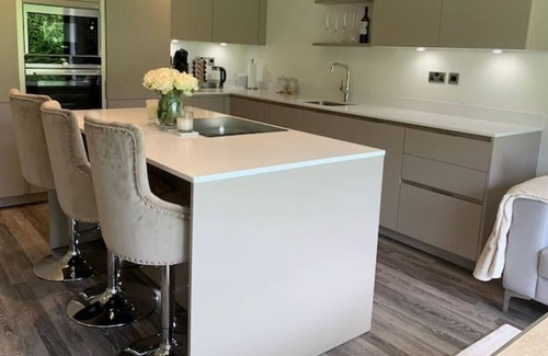 Northwich Haus | Luxury 3 Bedroom detached house on Private Road