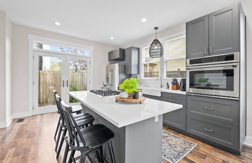 Italian Village Haus | Luxury 3 Bedroom Home in Short North