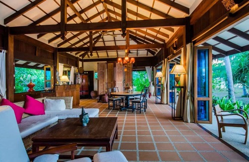 Nuea Khlong Villa | Luxus 3 Schlafzimmer Villa Baan Raj !!