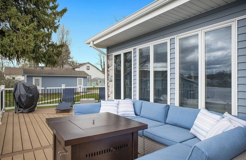 Linden Haus | Luxury 3 bedroom waterfront home with indoor hot tub, sauna, paddle boat & kayak