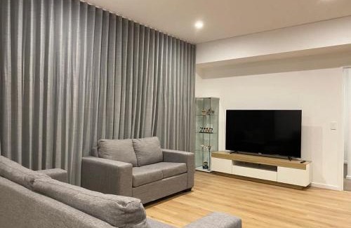 Adelaide Central Business District Wohnung | Luxury 3 BR Apt with Pool-Gym-Sauna-Steam Room