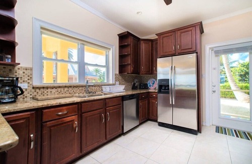 North Side Haus | Luxury 3bd Beach Front, # 5 Yellow, Stunning Views