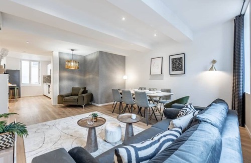Quartier de la Roquette Wohnung | Luxury 3br/2ba with aircon in Bastille