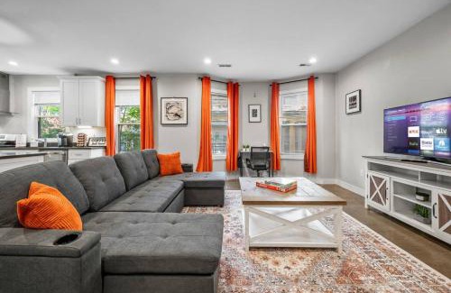 Highland Park Wohnung | Luxury 3BR apt in Boston with Roku TV
