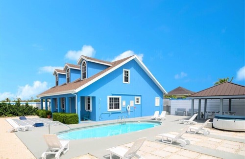 East End Haus | Luxury 4 Bdr Ocean View Home w/ Pool + Hot Tub