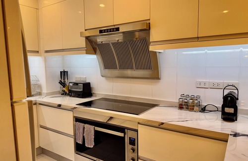 Bonifacio Global City Eigentumswohnung | Luxury 4-Bed Penthouse in Central BGC close to St.Lukes and One High Street