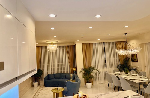 Bonifacio Global City Eigentumswohnung | Luxury 4-Bed Penthouse in Central BGC close to St.Lukes and One High Street