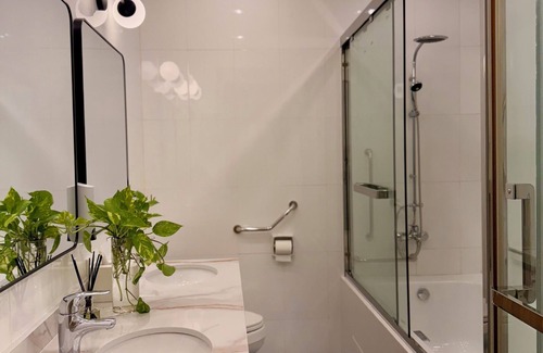 Bonifacio Global City Eigentumswohnung | Luxury 4-Bed Penthouse in Central BGC close to St.Lukes and One High Street