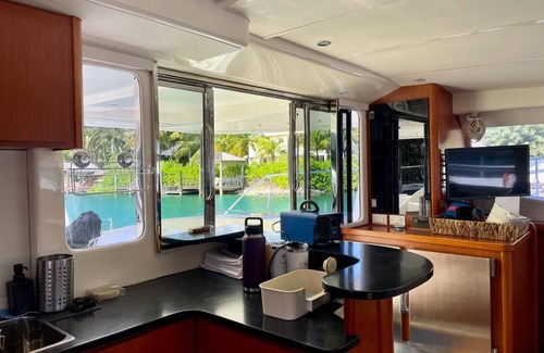Old Fort Bay Bootsverleih | Luxury 47’ Leopard Power Catamaran - Bahamas