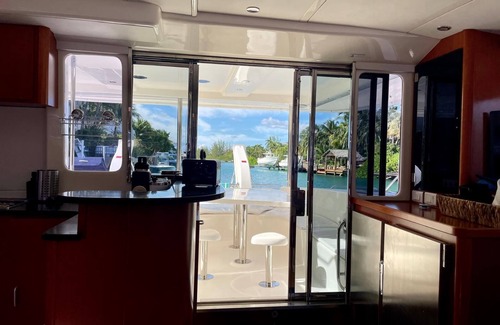 Old Fort Bay Bootsverleih | Luxury 47’ Leopard Power Catamaran - Bahamas