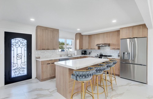 Alden Manor Haus | Luxury 4BR - 3.5BATH - Sleeps 10
