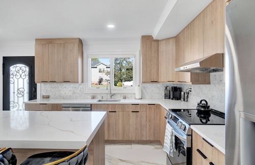 Alden Manor Haus | Luxury 4BR - 3.5BATH - Sleeps 10