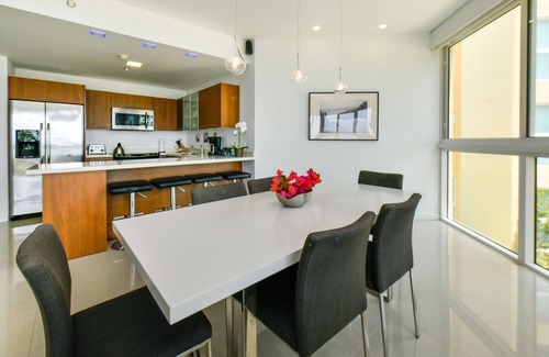 Noord Eigentumswohnung | Luxury 5* 3 bdr Oceanfront condo between both Eagle & Palm Beach!