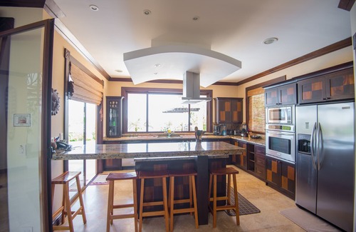 Samara Villa | Luxusvilla, atemberaubender Meerblick, 2 Master-Suiten, bequemer Spaziergang zum Strand
