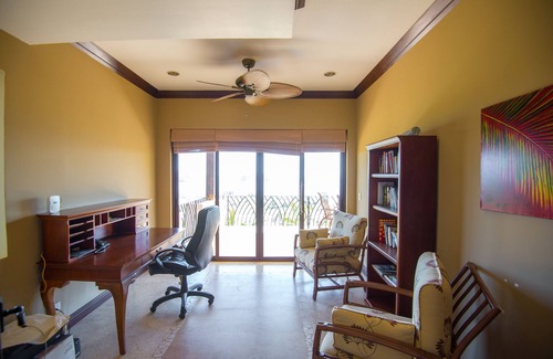 Samara Villa | Luxusvilla, atemberaubender Meerblick, 2 Master-Suiten, bequemer Spaziergang zum Strand