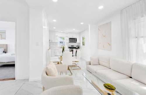 Bryn Mawr Haus | Luxury 5 BR 2BA Apt NYC Sleeps 16 with Free Parking!