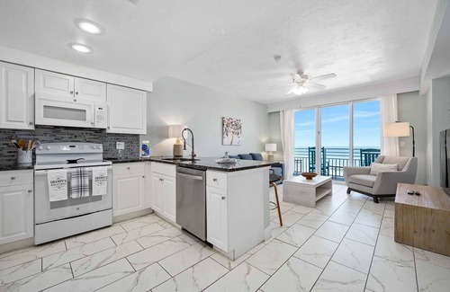 Brush - Stewarts Eigentumswohnung | Luxury 8th Floor 1 BR Condo Direct Oceanfront Wyndham Ocean Walk Resort Daytona Beach | 808
