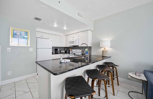 Brush - Stewarts Eigentumswohnung | Luxury 8th Floor 1 BR Condo Direct Oceanfront Wyndham Ocean Walk Resort Daytona Beach | 808