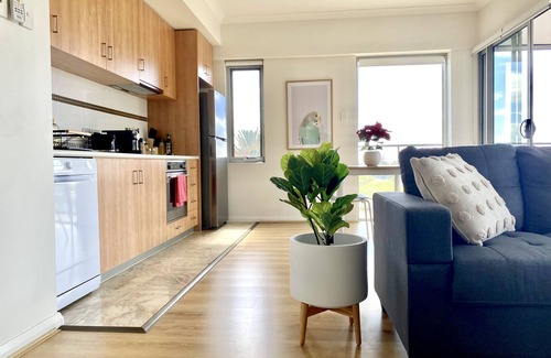 Subiaco Wohnung | Luxury Apartment with Private Balcony & Parking in Perth CBD.
