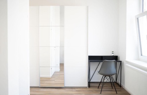 Oberdobling Wohnung | Luxury Apt Overlooking Danube Canal Vienna, Austria for Families - All Supplies Included