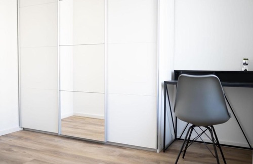 Oberdobling Wohnung | Luxury Apt Overlooking Danube Canal Vienna, Austria for Families - All Supplies Included