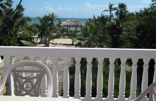 Placencia Haus | Luxuriöses Strandhaus mit KOSTENLOSEM BOOT UND GÄSTEHAUS