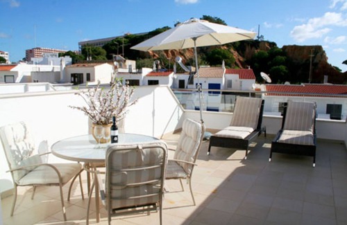 Olhos D'Agua Wohnung | Luxuriöses Apartment am Strand mit Pool und herrlichem Meerblick