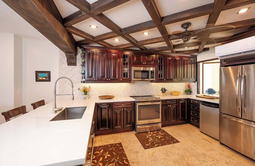 Playa Flamingo Wohnung | Luxury Beachfront Condo w/ High-End Wood Furnishings and Ocean Views in Exclusiv