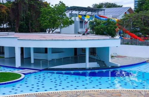 Mombasa Wohnung | Luxury Beachfront Apartment direct at the sea. Specious balcony and fast WiFi.