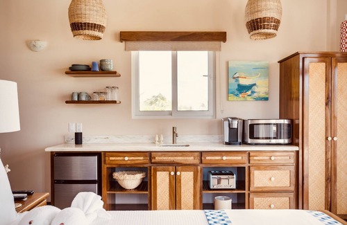Placencia Resort | Luxus-Cabana am Strand mit Poolbar