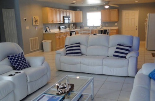 West End Haus | Luxuriöses Strandhaus am schönsten Strand von Cayman Brac! Urlaub auf deine Art!