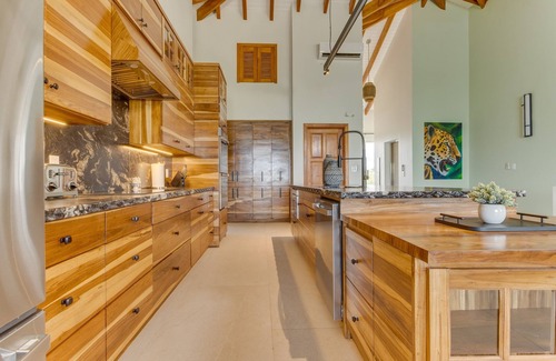 Cocoplum Villa | Luxury Beachfront Penthouse-13 Guests-Dock-Pool