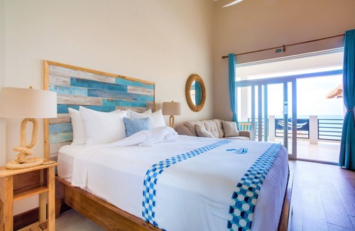 Placencia Resort | Luxuriöses Studio am Strand mit Poolbar