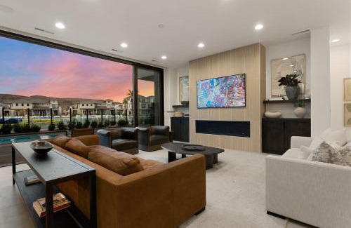 St. George Haus | Luxury Beachside home