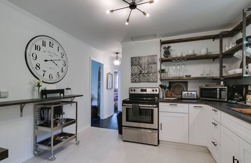 West Meade Haus | Luxury Belle Meade Oasis - 5 Star Home West Meade