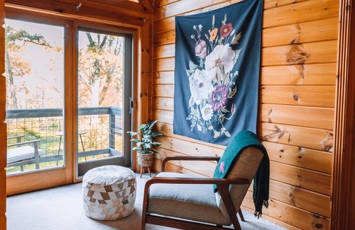Butler Kabine | Luxury cabin, hot tub, pool, fire pit, sleeps 20