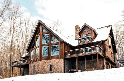 Butler Kabine | Luxury cabin, hot tub, pool, fire pit, sleeps 20