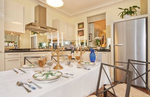 8th Arrondissement Wohnung | Luxus, Ruhe und Eleganz im Herzen der Champs-Elysées mit einer Flasche Champagner bei der Ankunft!