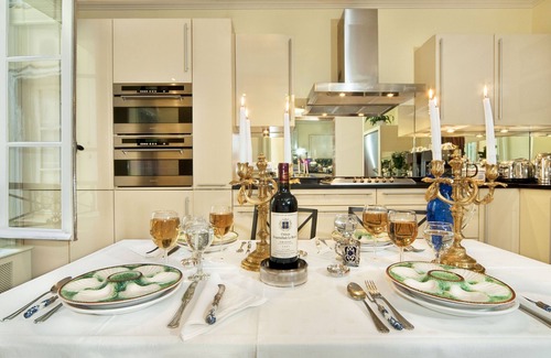8th Arrondissement Wohnung | Luxus, Ruhe und Eleganz im Herzen der Champs-Elysées mit einer Flasche Champagner bei der Ankunft!