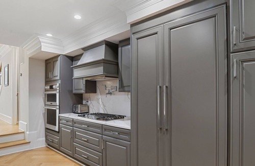 Capitol Hill Haus | Luxury Capitol Hill Home steps from US Capitol. 4BR 4.5 Bath Patio and Deck