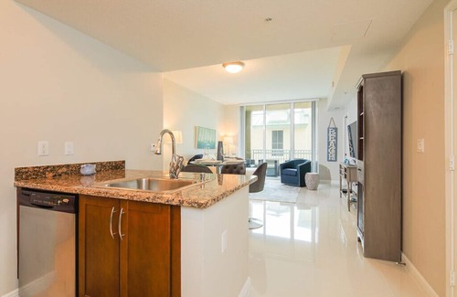 Boynton Beach Eigentumswohnung | Gerade im Winter 2019 renoviert, 1 Schlafzimmer, 1 Bad 700 qm, mit Balkon.