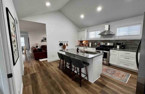 Perrysburg Wohnung | Luxury & Charm in Downtown Perrysburg!